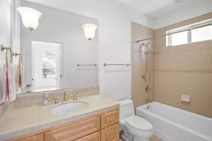 256 Island Pointe Dr, Medford, OR 97504 - Photo 47