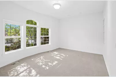 256 Island Pointe Drive, Medford, OR 97504 - Photo 29