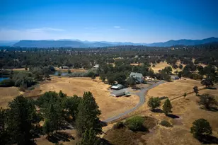 11441 Meadows Rd, White City, OR 97503 - Photo 3