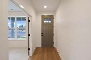 2111 SW 43rd St, Redmond, OR 97756 - Photo 5