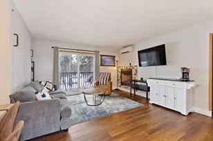 1565 NW Wall St, Bend, OR 97703 - Photo 3