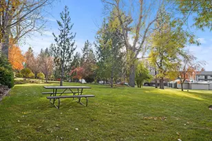 1565 NW Wall St, Bend, OR 97703 - Photo 25