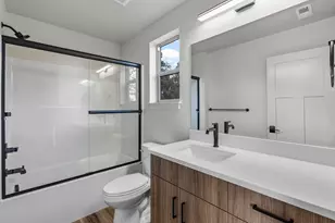 477 SE Roosevelt Ave, Bend, OR 97702 - Photo 13