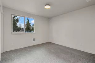 477 SE Roosevelt Ave, Bend, OR 97702 - Photo 17