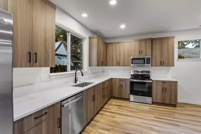 477 SE Roosevelt Avenue, Bend, OR 97702 - Photo 9