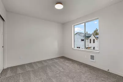 477 SE Roosevelt Avenue, Bend, OR 97702 - Photo 15