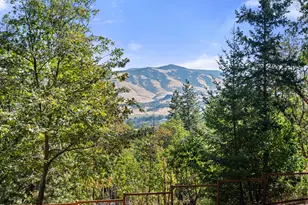 694 Timberlake Dr, Ashland, OR 97520 - Photo 29