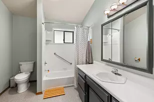 694 Timberlake Dr, Ashland, OR 97520 - Photo 15