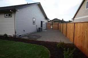 2777 Roberts Rd, Medford, OR 97504 - Photo 15