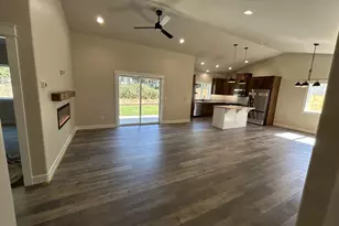 2777 Roberts Rd, Medford, OR 97504 - Photo 5