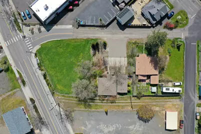 60 Talent Avenue, Talent, OR 97540 - Photo 5