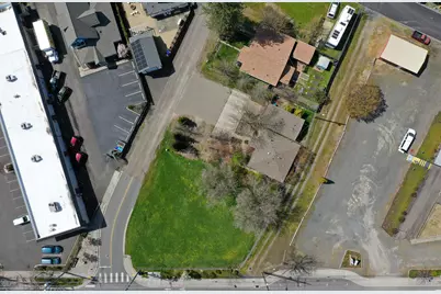 60 Talent Avenue, Talent, OR 97540 - Photo 3