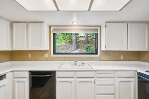 1015 Oneida Cir, Ashland, OR 97520 - Photo 17