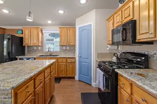 795 Bentley Dr, Grants Pass, OR 97526 - Photo 13