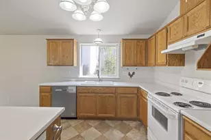 1752 NE Foothill Blvd, Grants Pass, OR 97526 - Photo 13