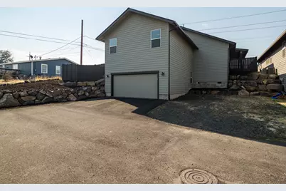 3277 W Antler Avenue, Redmond, OR 97756 - Photo 31