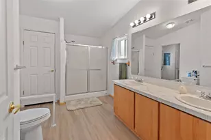 2398 Sasha Ct, Grants Pass, OR 97527 - Photo 7