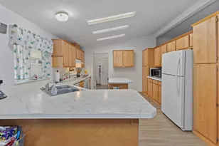 2398 Sasha Ct, Grants Pass, OR 97527 - Photo 5