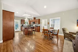 407 Silver Creek Dr, Central Point, OR 97502 - Photo 7