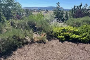 1600 Ridgecrest Dr, Klamath Falls, OR 97601 - Photo 1