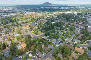 977 SW Hill St, Bend, OR 97702 - Photo 37