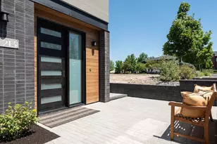 205 SW Log Ct, Bend, OR 97702 - Photo 7