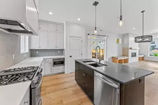 242 W Lundgren Mill Dr, Sisters, OR 97759 - Photo 13