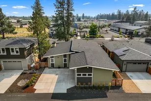 242 W Lundgren Mill Dr, Sisters, OR 97759 - Photo 7