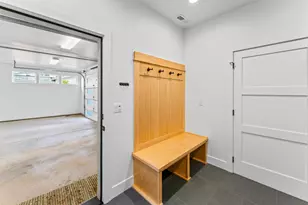 242 W Lundgren Mill Dr, Sisters, OR 97759 - Photo 27