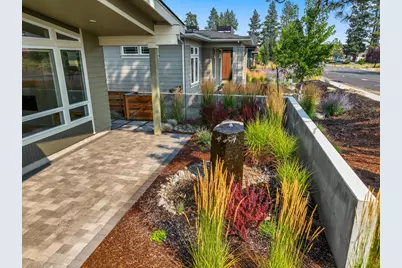 242 W Lundgren Mill Drive, Sisters, OR 97759 - Photo 3