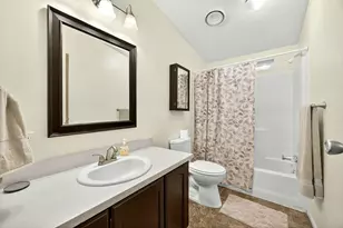 1570 S Peach St, Medford, OR 97501 - Photo 35