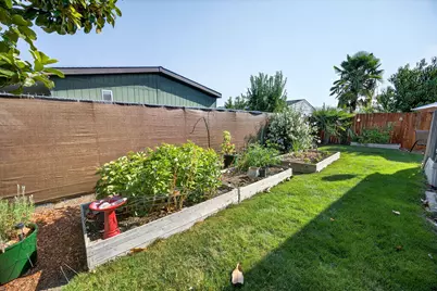 1570 S Peach Street #115, Medford, OR 97501 - Photo 11