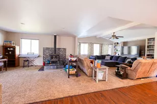 12129 Old Fort Rd, Klamath Falls, OR 97601 - Photo 7