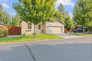 1602 W Hill Ave, Sisters, OR 97759 - Photo 37