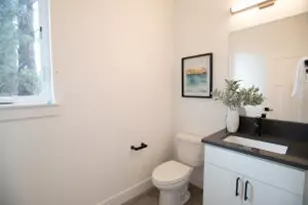 1012 W McKenzie Hwy, Sisters, OR 97759 - Photo 7