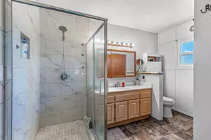 1124 W Main St, Medford, OR 97501 - Photo 9