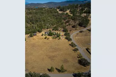 7505 Torrey Pines Terrace, Eagle Point, OR 97524 - Photo 3