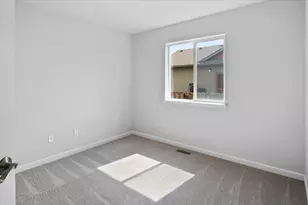 2655 NW 15th St, Redmond, OR 97756 - Photo 25