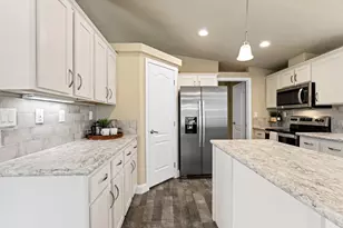 313 Winston Dr, Grants Pass, OR 97526 - Photo 9