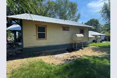 691 E Madison Street, Burns, OR 97720 - Photo 17