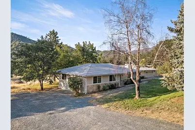 1913 Wards Creek Road, Rogue River, OR 97537 - Photo 3