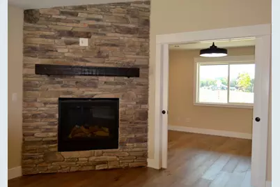 955 SW Buckmaster Drive, Grants Pass, OR 97527 - Photo 25