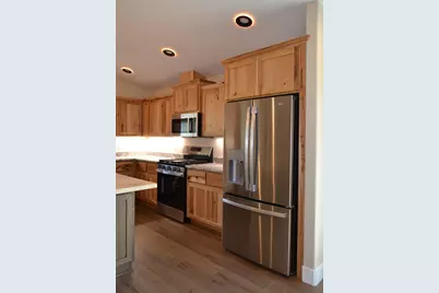 955 SW Buckmaster Drive, Grants Pass, OR 97527 - Photo 7