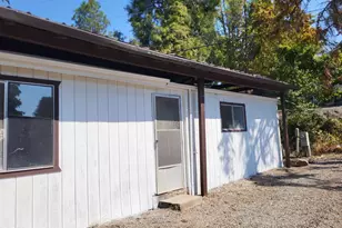 421 Stevens Rd, Eagle Point, OR 97524 - Photo 5