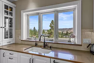 551 Strawberry Ln, Ashland, OR 97520 - Photo 13