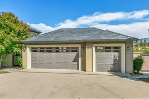 551 Strawberry Ln, Ashland, OR 97520 - Photo 47