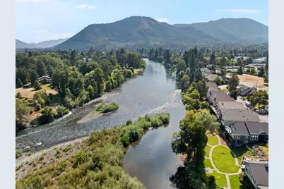 900 SE Mystic Drive, Grants Pass, OR 97527 - Photo 43