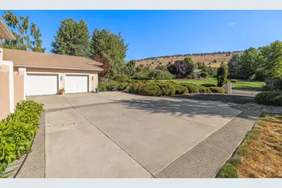 3120 Shield Crest Drive, Klamath Falls, OR 97603 - Photo 11