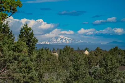 10811 Ironstone Court, Redmond, OR 97756 - Photo 5