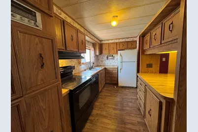 705 Tawn Cheree, Medford, OR 97501 - Photo 11